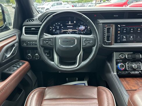 Used 2023 GMC Yukon XL Denali Ultimate AWD/4WD image 14