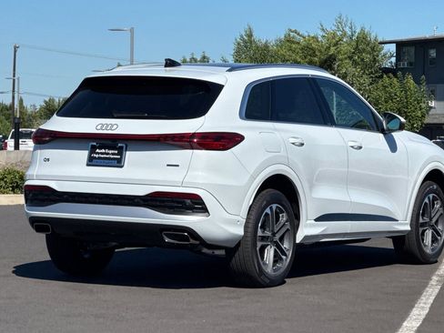 New 2025 Audi Q5 Premium image 3