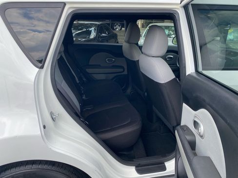 Used 2016 Kia Soul w/ Convenience Package FWD image 38