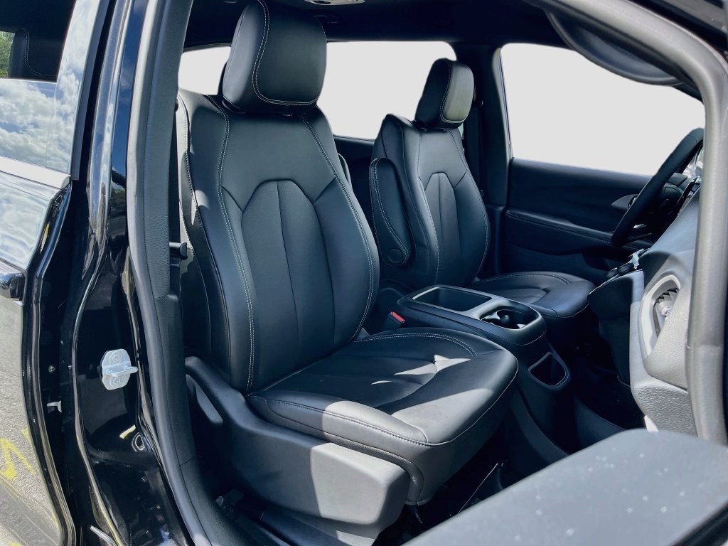New 2026 Chrysler Voyager LX FWD image 28