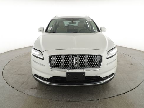 Used 2023 Lincoln Nautilus AWD w/ Premium Package image 2