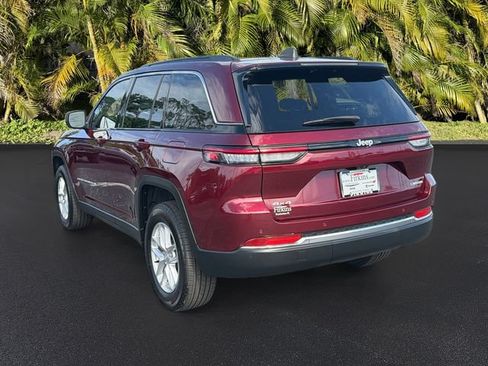 Used 2025 Jeep Grand Cherokee Laredo X w/ Luxury Tech Group I AWD/4WD image 8