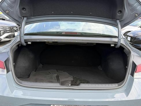 Used 2023 Hyundai Elantra SEL w/ Convenience Package FWD image 8