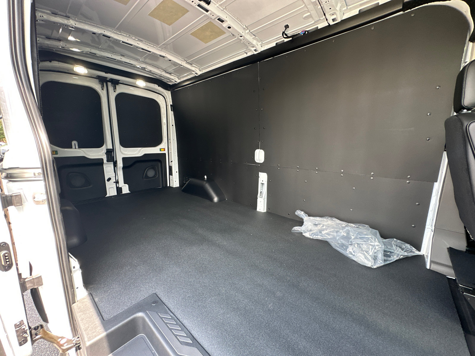 New 2026 Ford Transit 250 148 Medium Roof w/ Load Area Protection Package RWD image 15