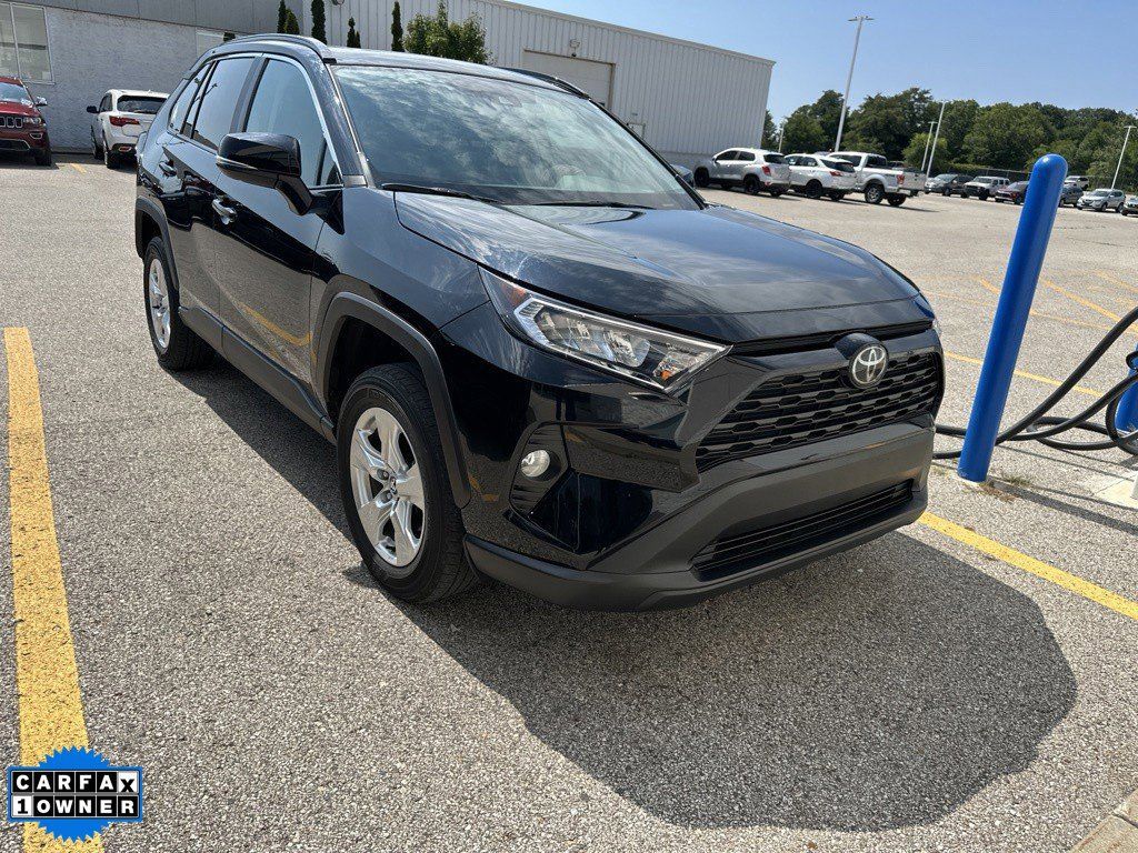 Used 2020 Toyota RAV4 XLE w/ Convenience Package AWD/4WD image 3