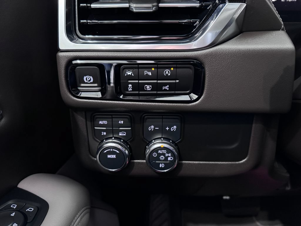 Certified 2025 GMC Yukon Elevation AWD/4WD image 28