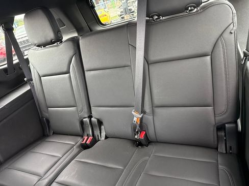 Used 2022 Chevrolet Suburban Z71 w/ Z71 Off-Road Package image 33