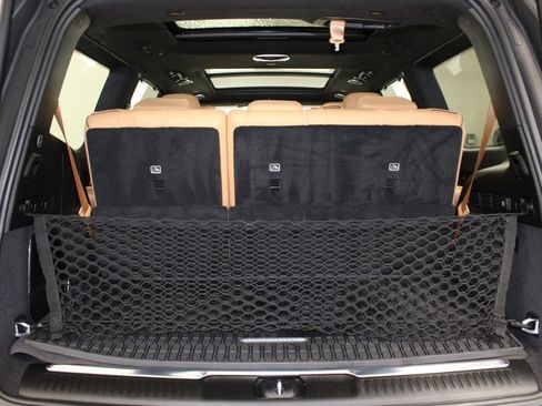 Used 2025 Jeep Grand Wagoneer Series III w/ Rear Seat Video Group 1 AWD/4WD image 9