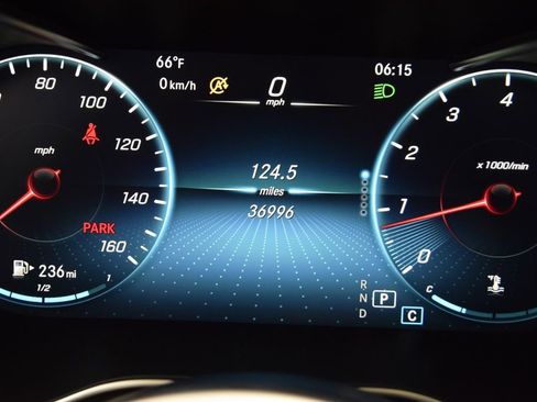 Used 2022 Mercedes-Benz GLC 300 image 26