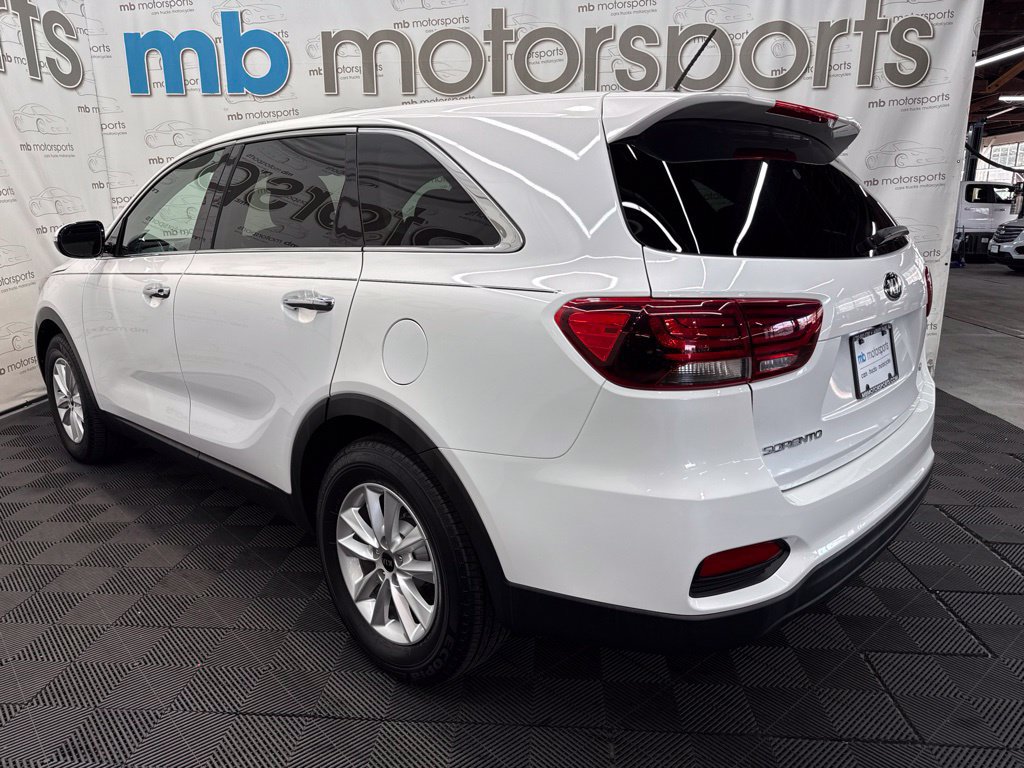 Used 2019 Kia Sorento FWD image 4