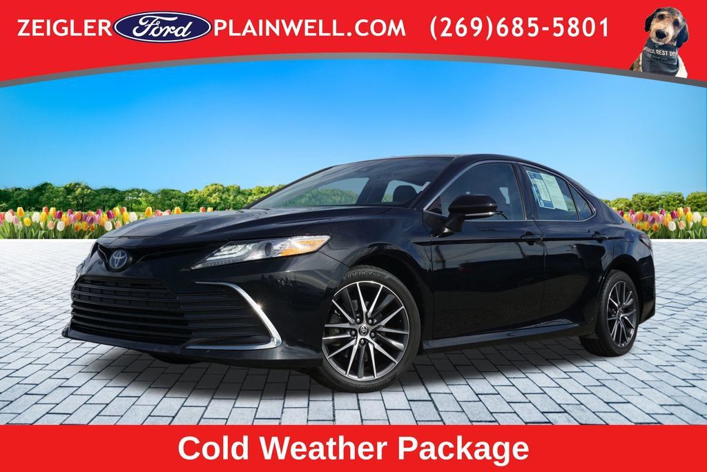 Used 2022 Toyota Camry XLE w/ Navigation Upgrade Package FWD image 1