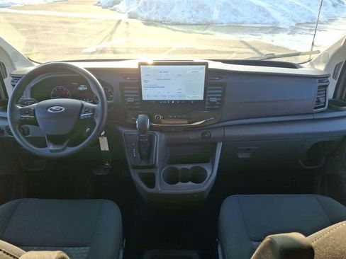 Used 2023 Ford Transit 350 XLT image 10