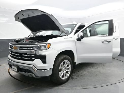 Used 2023 Chevrolet Silverado 1500 LTZ AWD/4WD image 35