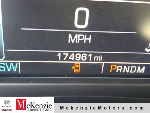 Used 2016 Chevrolet Suburban LT RWD image 16