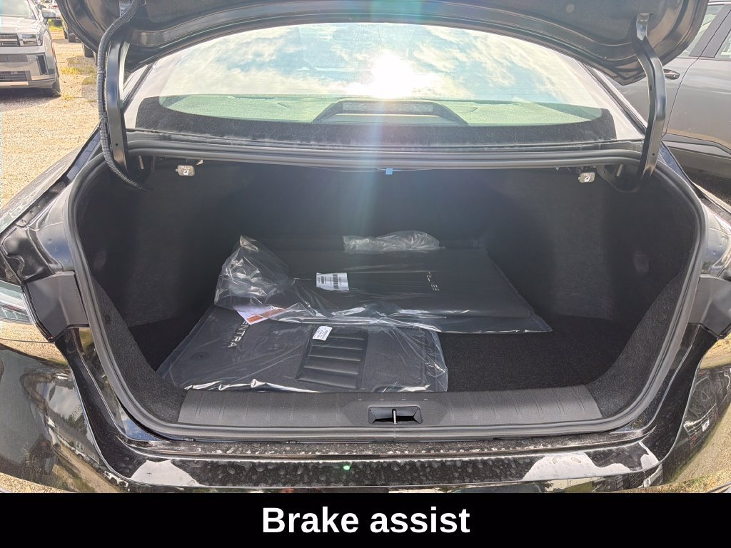 Used 2027 Nissan Sentra SR w/ Floor Mat Package FWD image 27