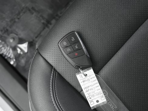 Used 2024 Chevrolet Traverse LT FWD image 47