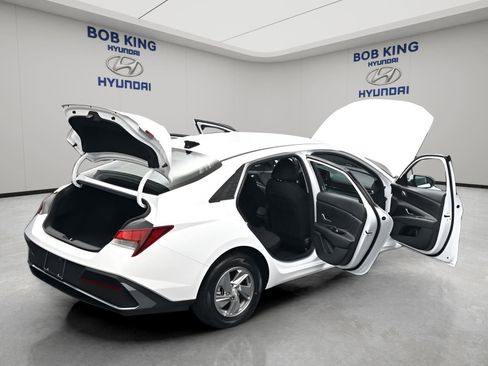 New 2026 Hyundai Elantra SE FWD image 20