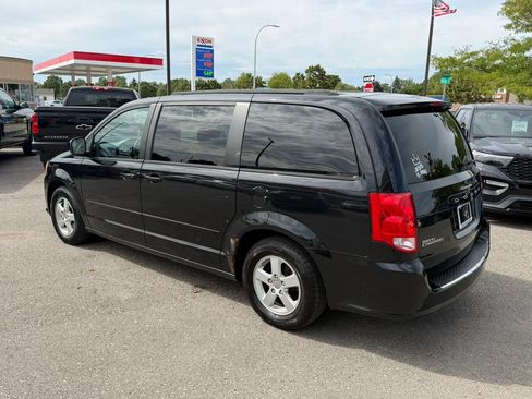 Used 2012 Dodge Grand Caravan SXT FWD image 3