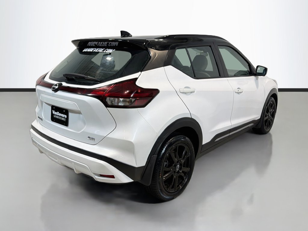 Used 2023 Nissan Kicks SR w/ SR Premium Package FWD image 6