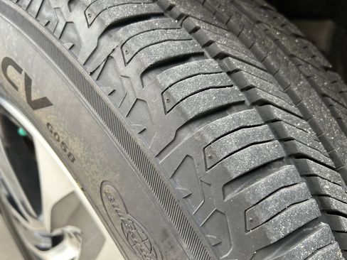 Used 2022 Toyota Highlander XLE image 11