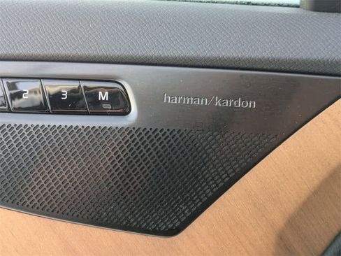 Used 2025 Volvo XC90 T8 Plus w/ Protection Package Premier image 31