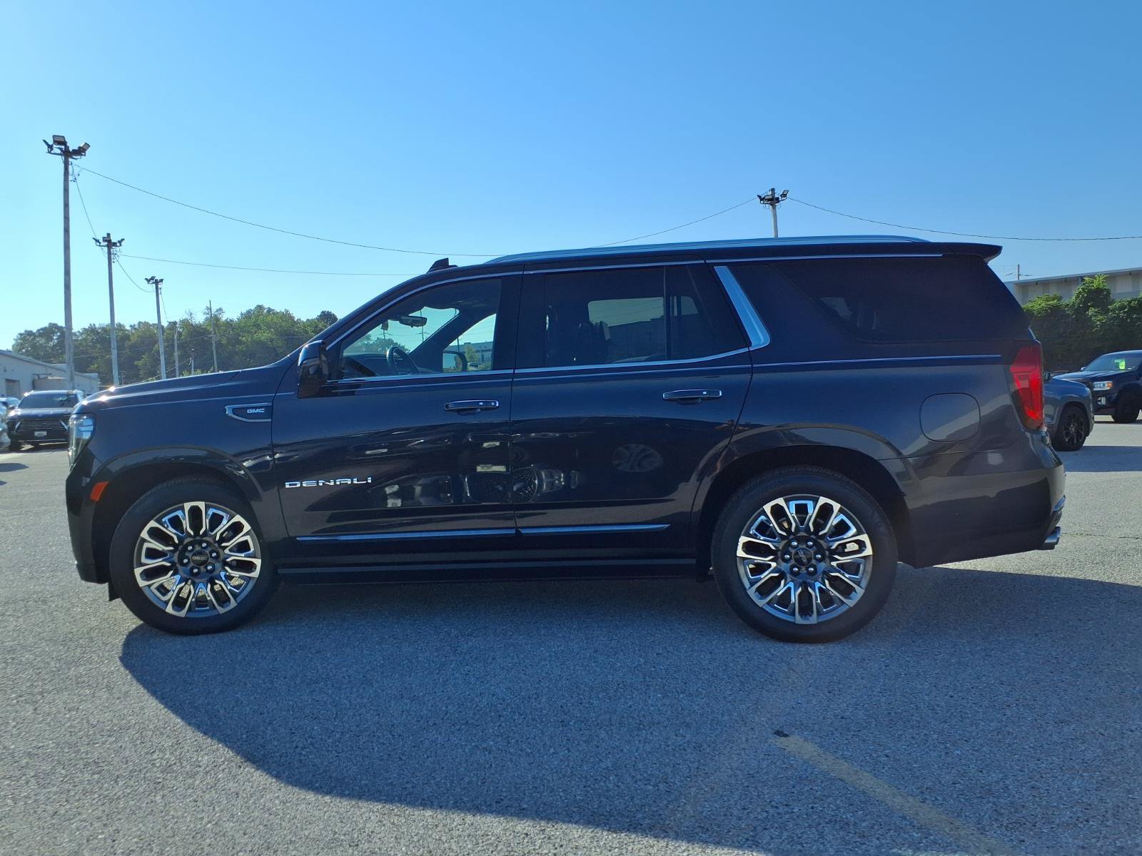 Used 2024 GMC Yukon Denali Ultimate AWD/4WD image 42