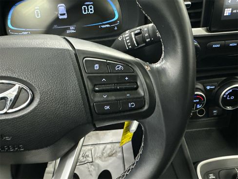Used 2023 Hyundai Venue SEL image 26