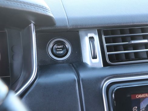 Used 2020 Land Rover Range Rover HSE image 25