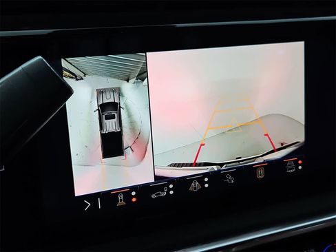 Used 2024 GMC Sierra 3500 Denali Ultimate image 31