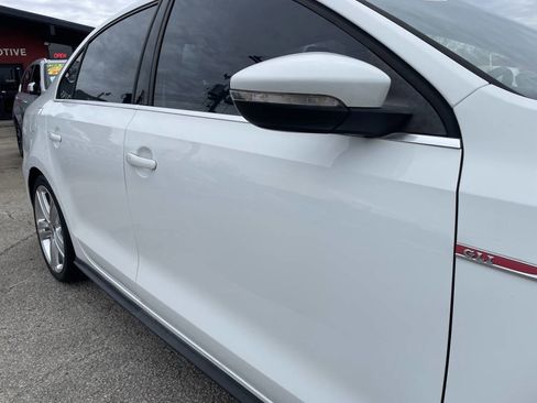 Used 2017 Volkswagen Jetta GLI image 13
