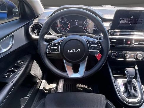 Used 2023 Kia Forte LXS FWD image 5