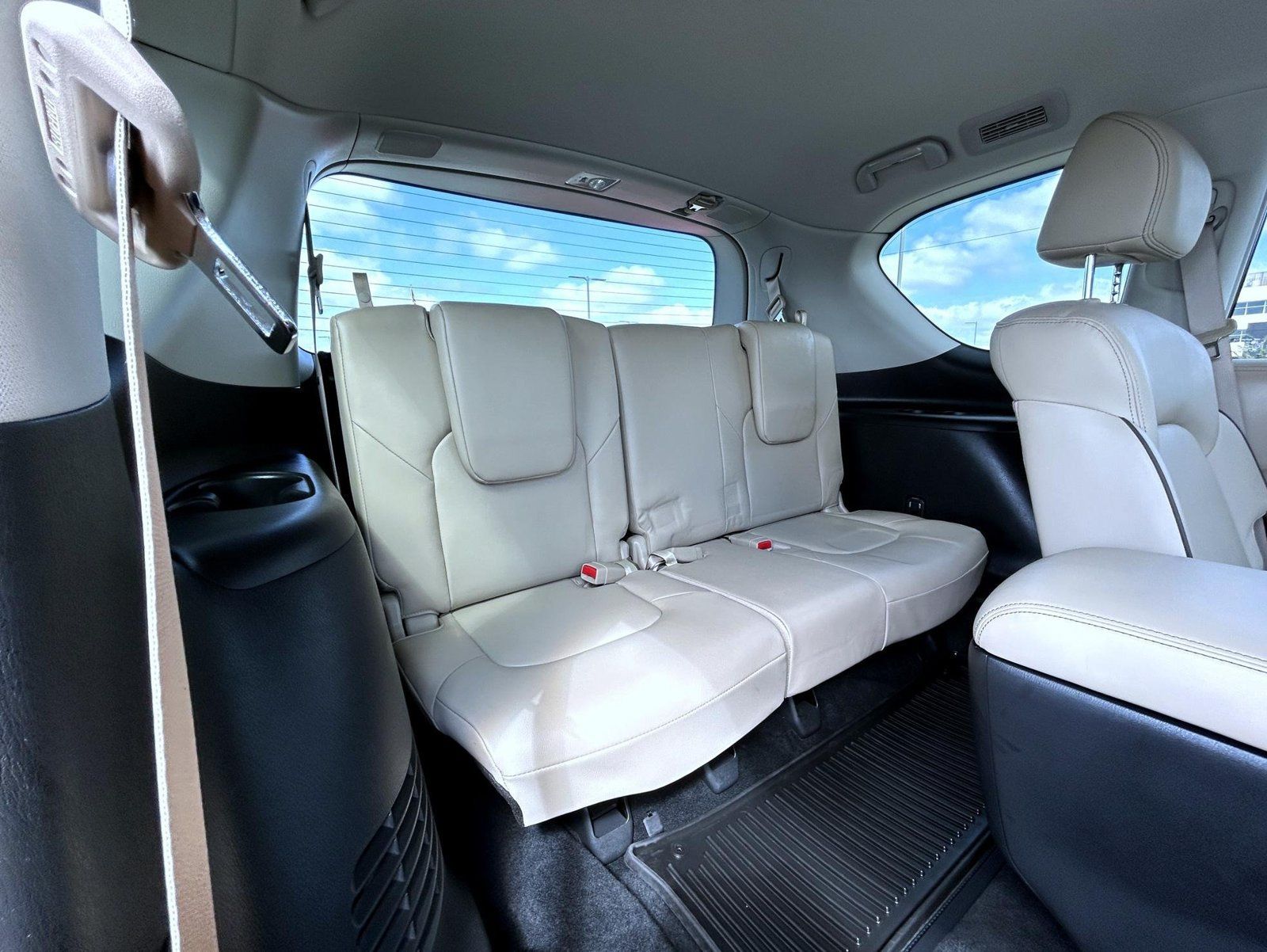 Used 2024 Nissan Armada SL w/ Captain's Chairs Package AWD/4WD image 19