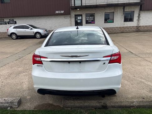 Used 2013 Chrysler 200 Touring w/ S Exterior Appearance Pkg image 6