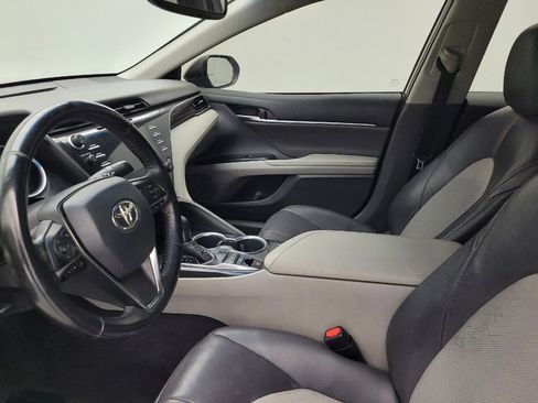 Used 2020 Toyota Camry XLE image 17