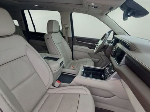Used 2024 GMC Yukon XL Denali image 28