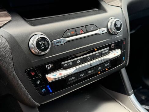 Used 2020 Ford Explorer Limited RWD image 22