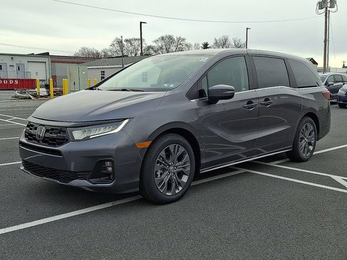 New 2026 Honda Odyssey Touring image 2
