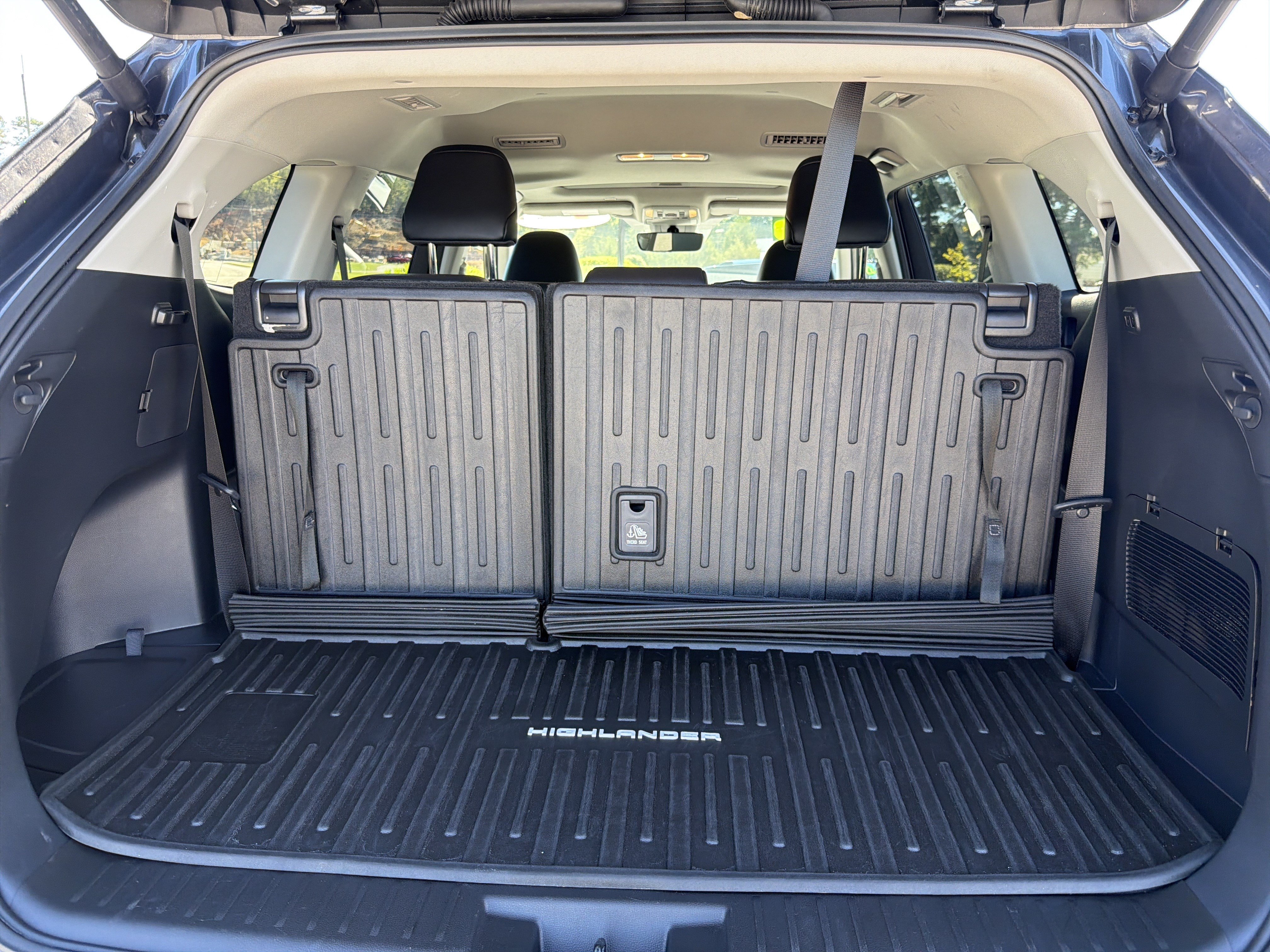 Certified 2025 Toyota Highlander XLE FWD image 28