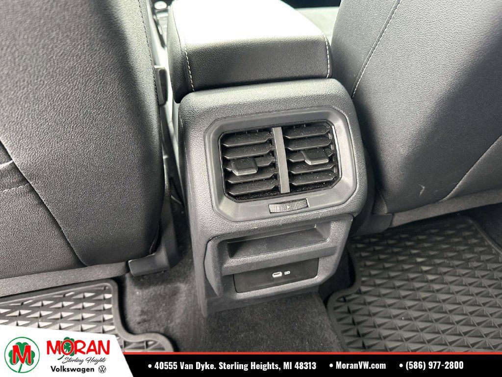 Certified 2024 Volkswagen Taos SE AWD/4WD image 13