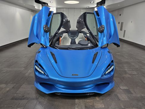 Used 2025 McLaren 750S image 21