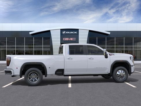 New 2026 GMC Sierra 3500 Denali w/ Denali Reserve Package AWD/4WD image 29
