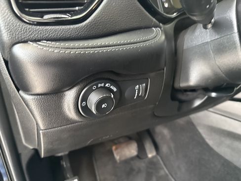 Used 2022 Dodge Durango GT image 29