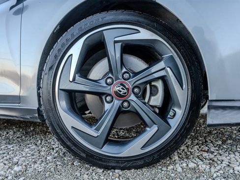 Used 2019 Hyundai Veloster Turbo image 13