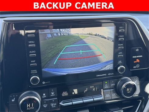 Certified 2022 Toyota Highlander XLE image 4