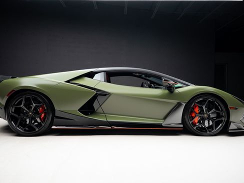 Used 2024 Lamborghini Revuelto AWD/4WD image 42