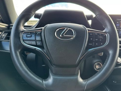 Used 2022 Lexus ES 250 w/ Accessory Package 2 AWD/4WD image 21
