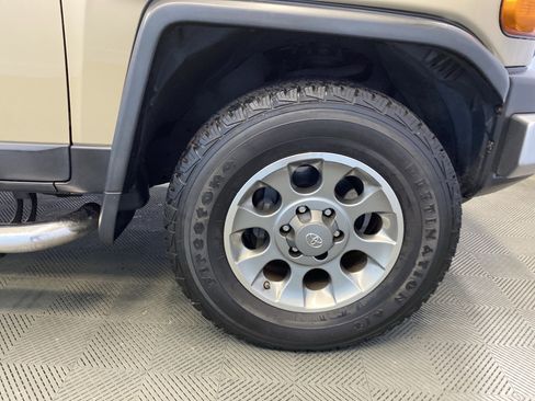 Used 2013 Toyota FJ Cruiser 4WD image 42