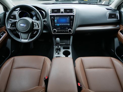 Used 2018 Subaru Outback 2.5i Touring AWD/4WD image 10