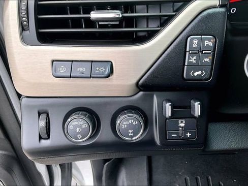 Used 2017 GMC Yukon Denali w/ Open Road Package AWD/4WD image 15