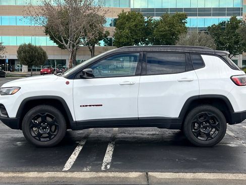 Used 2024 Jeep Compass Trailhawk image 7